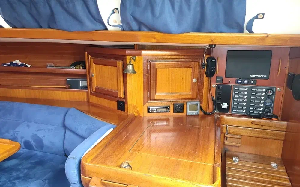 slider 38 Dufour 41 Classic