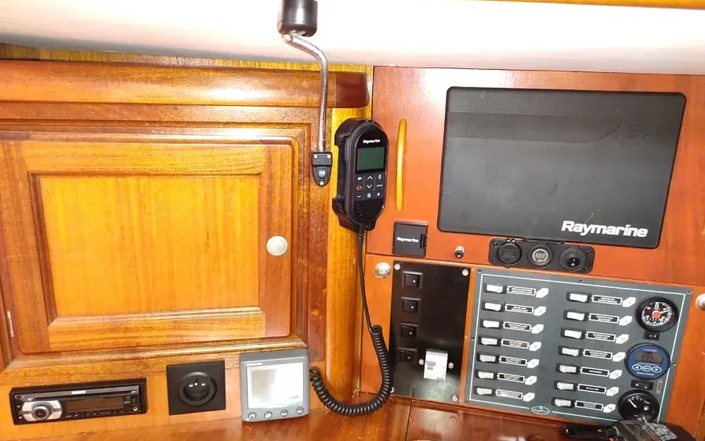 slider 39 Dufour 41 Classic