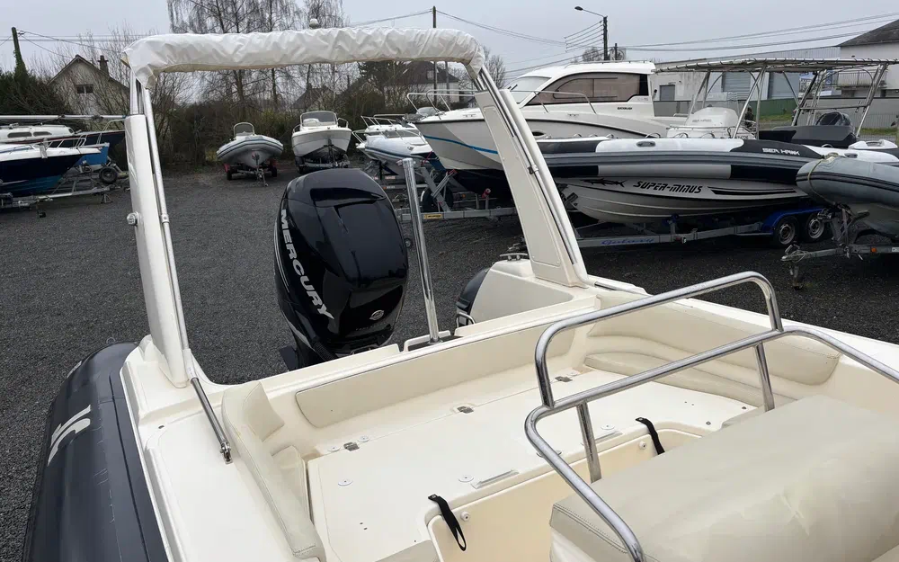 slider 7 Joker Boat Clubman 24
