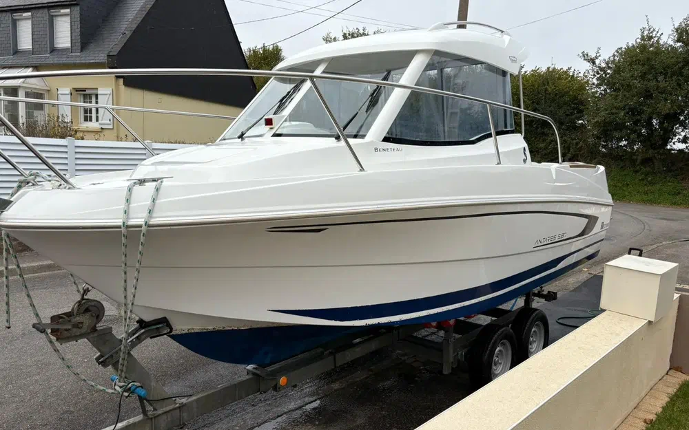slider 1 Beneteau Antares 580 HB