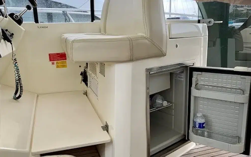 slider 10 Jeanneau Prestige 42