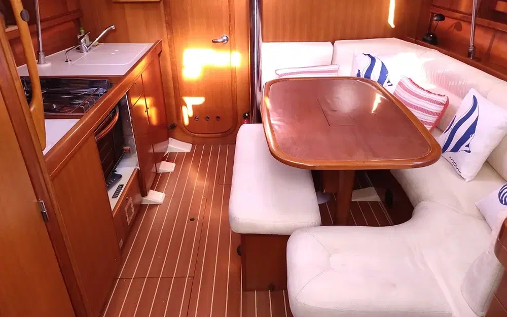 slider 28 Dufour 365