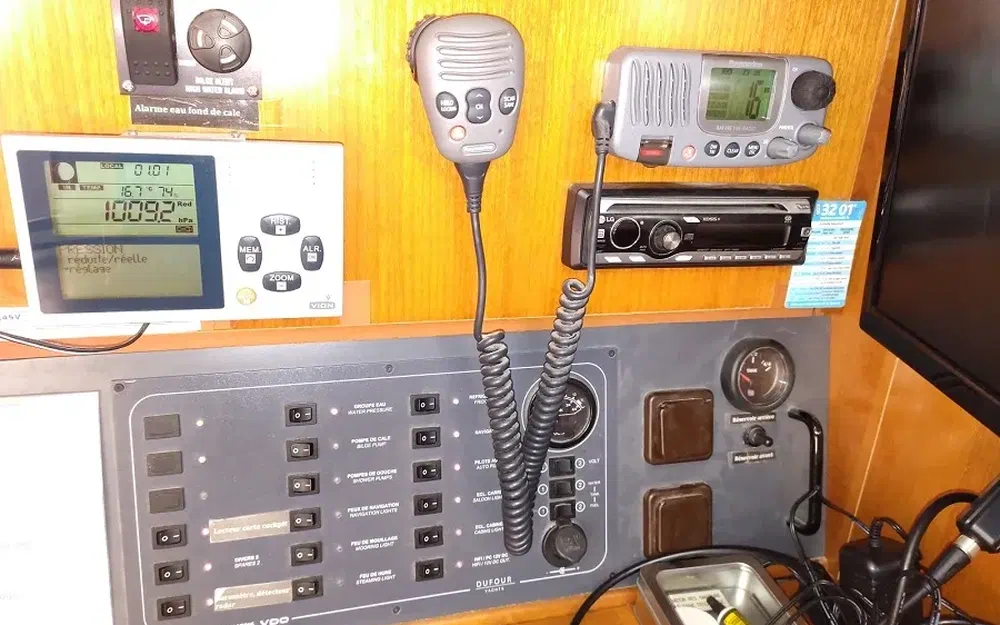 slider 37 Dufour 365