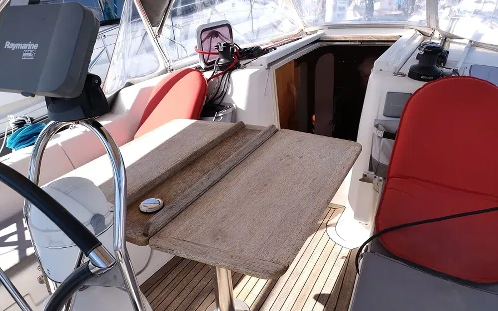 slider 10 Dufour 365