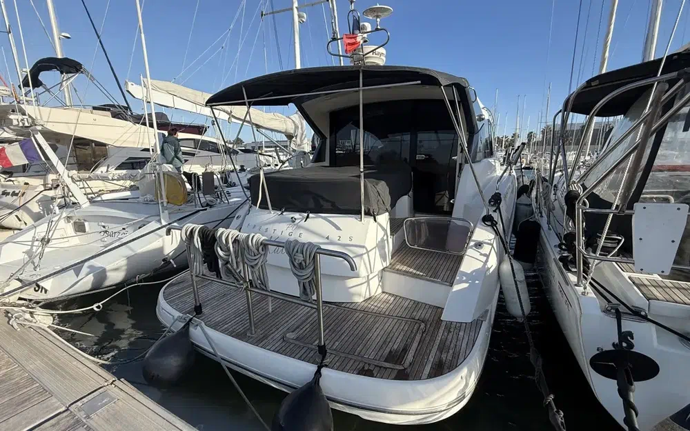 slider 1 Jeanneau Prestige 42