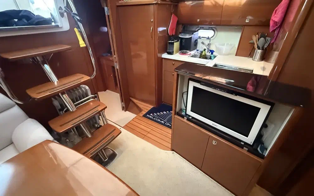slider 27 Jeanneau Prestige 42