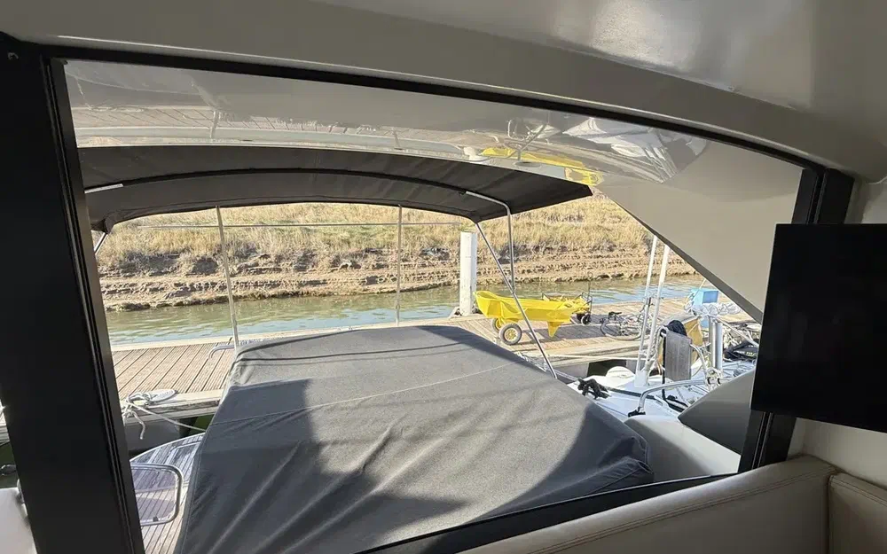 slider 7 Jeanneau Prestige 42