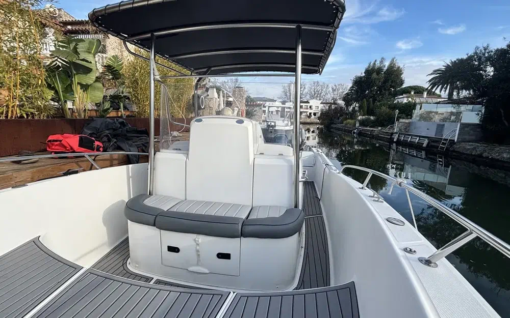 slider 13 Kelt White Shark