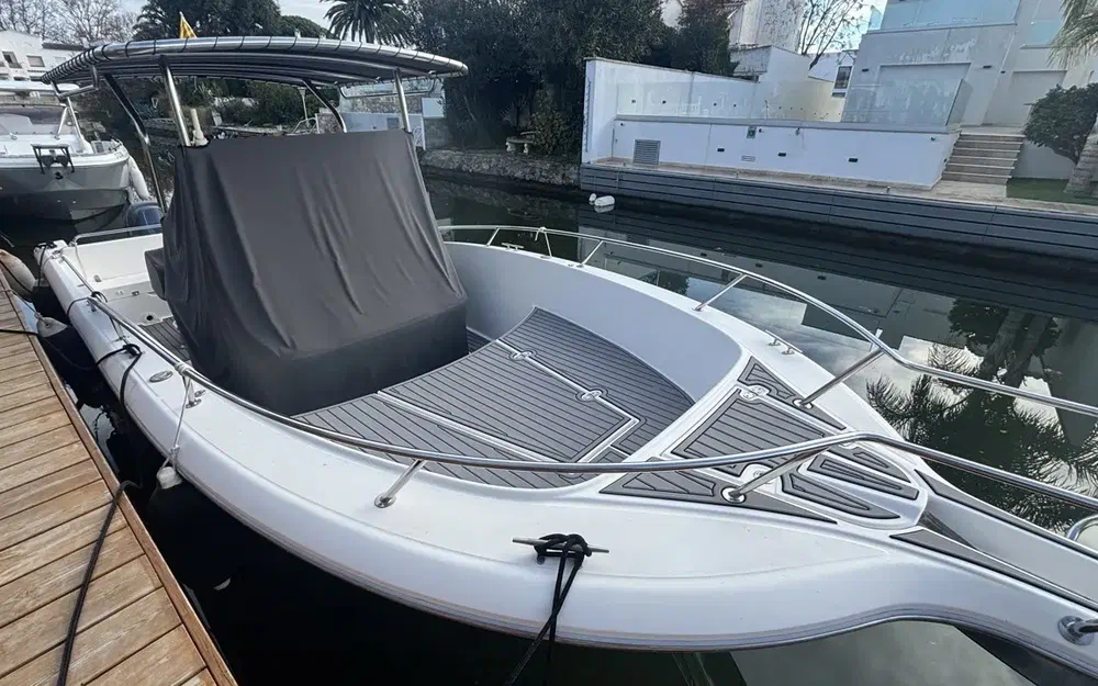 slider 4 Kelt White Shark