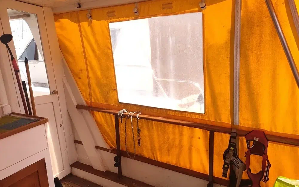 slider 10 Grand Banks 42 Europa