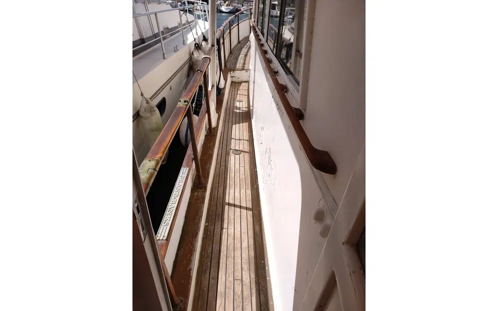 slider 11 Grand Banks 42 Europa