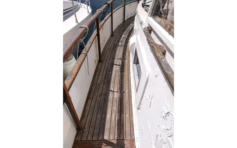 slider 12 Grand Banks 42 Europa