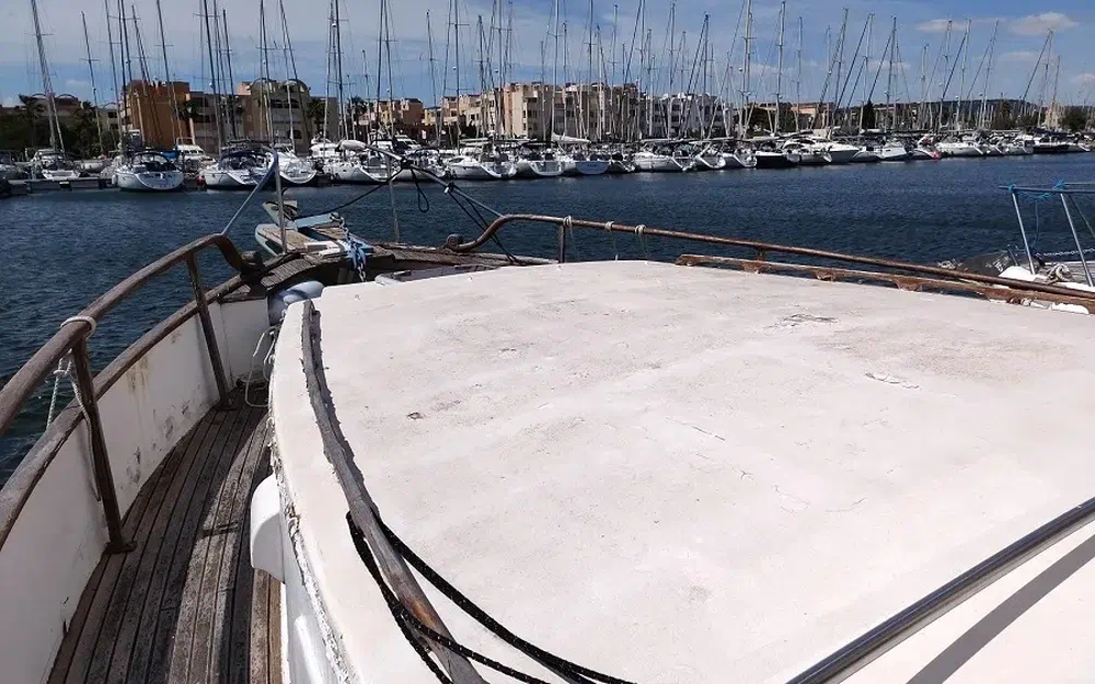 slider 13 Grand Banks 42 Europa