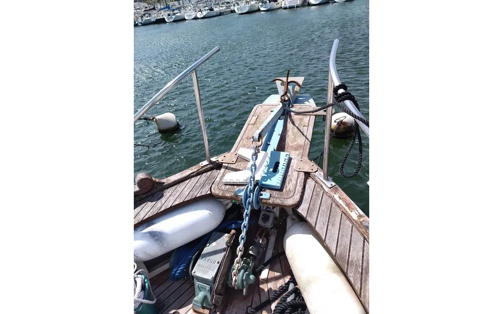 slider 15 Grand Banks 42 Europa