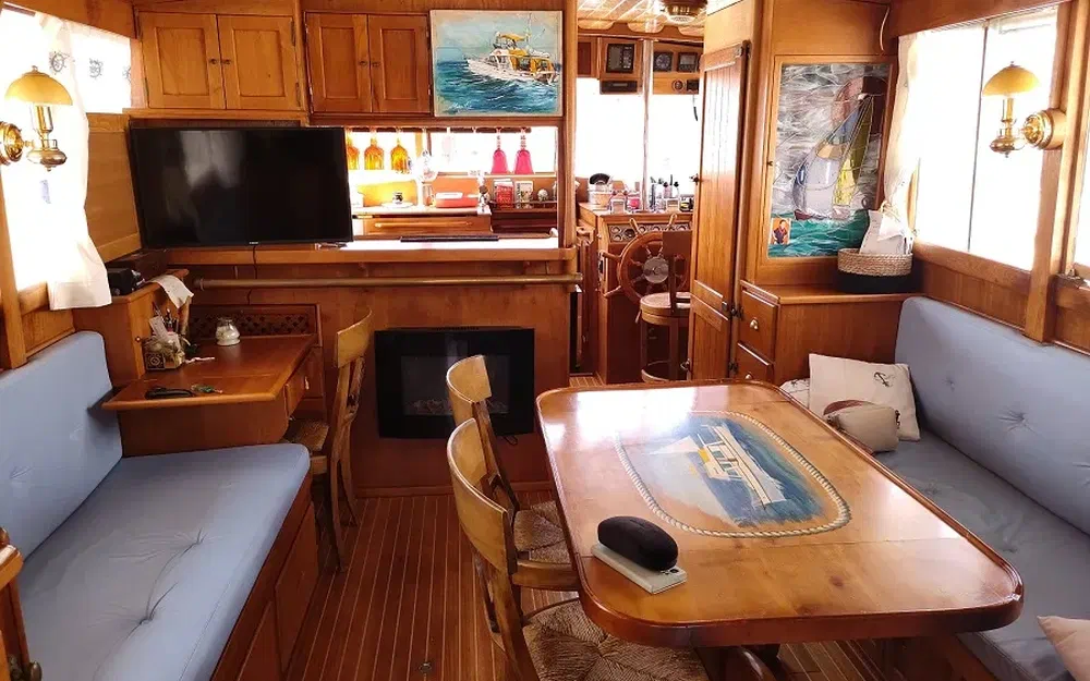 slider 25 Grand Banks 42 Europa