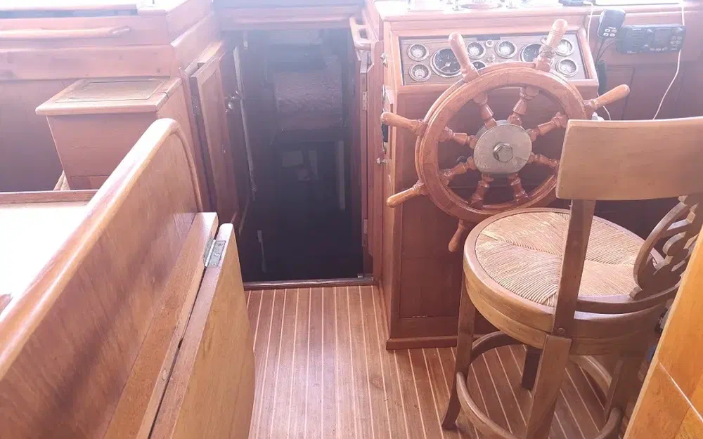 slider 33 Grand Banks 42 Europa