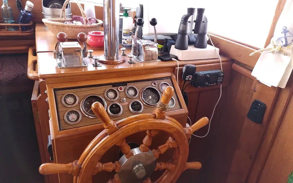 slider 35 Grand Banks 42 Europa