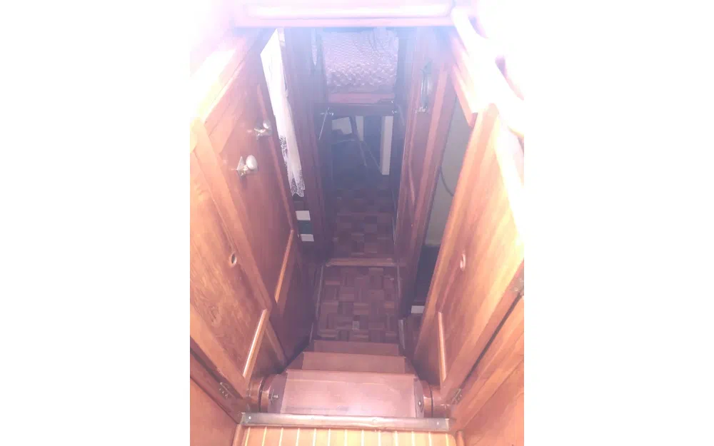 slider 37 Grand Banks 42 Europa