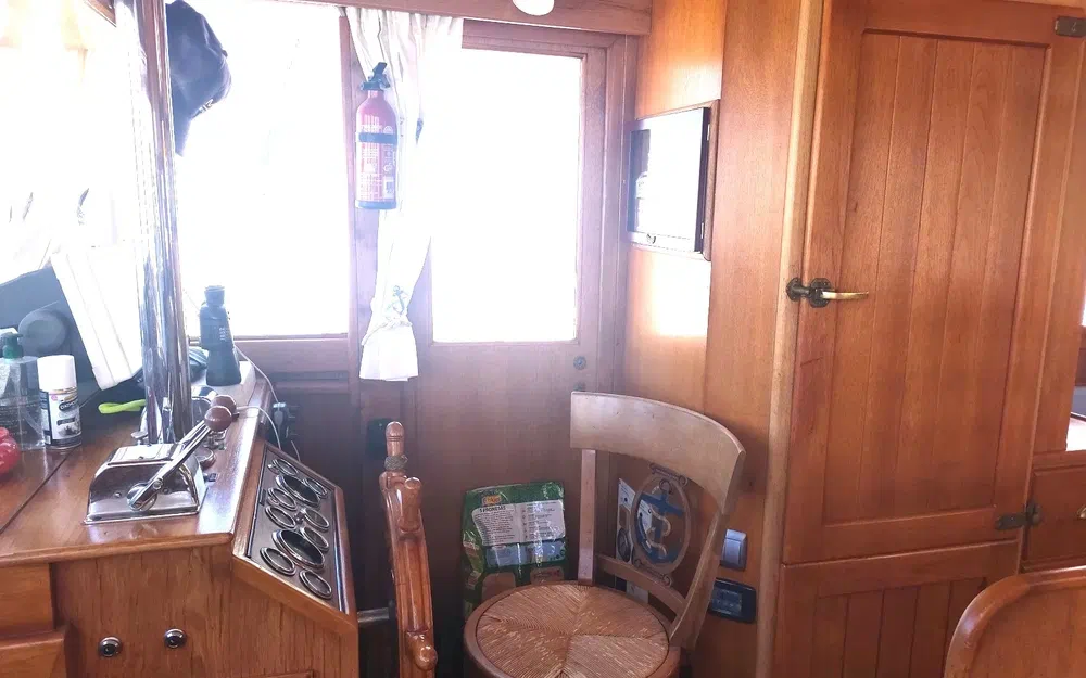 slider 46 Grand Banks 42 Europa