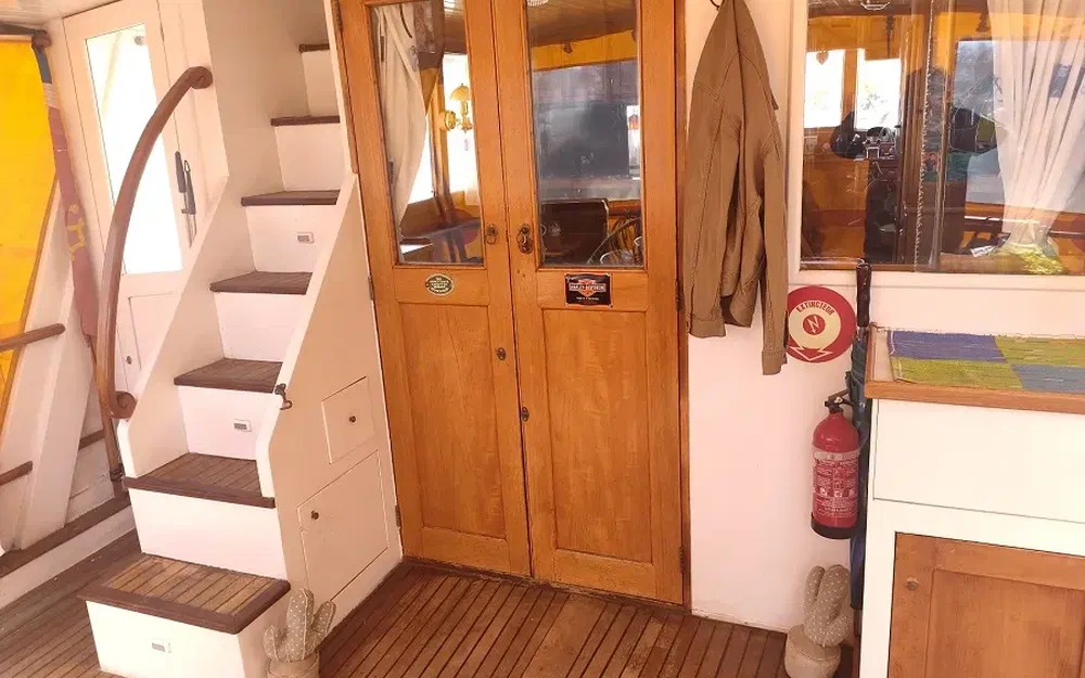 slider 3 Grand Banks 42 Europa