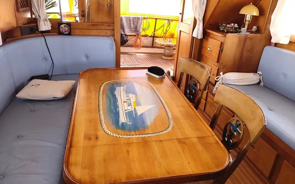 slider 53 Grand Banks 42 Europa