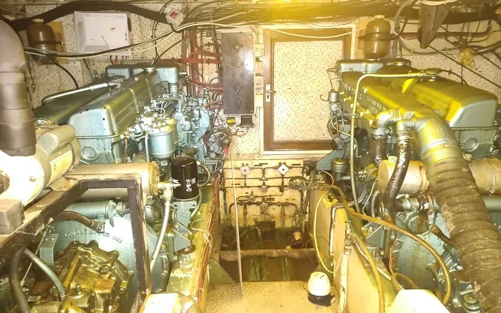 slider 65 Grand Banks 42 Europa