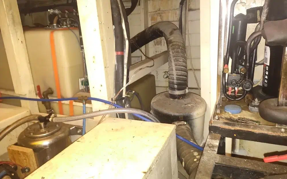 slider 69 Grand Banks 42 Europa