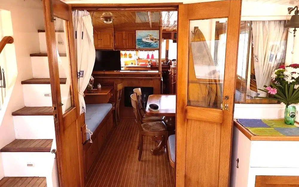 slider 7 Grand Banks 42 Europa