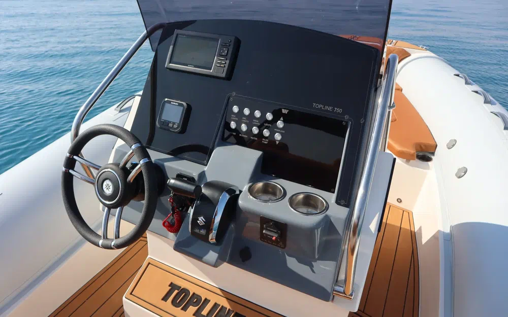 slider 11 Tiger Marine 750 TOP LINE