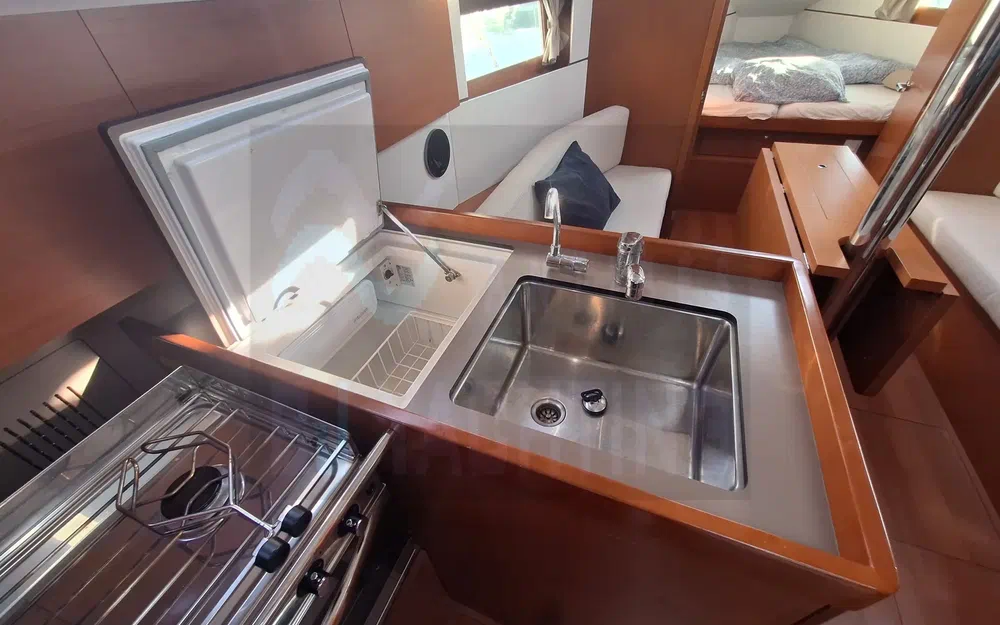 slider 9 Beneteau Oceanis 35.1