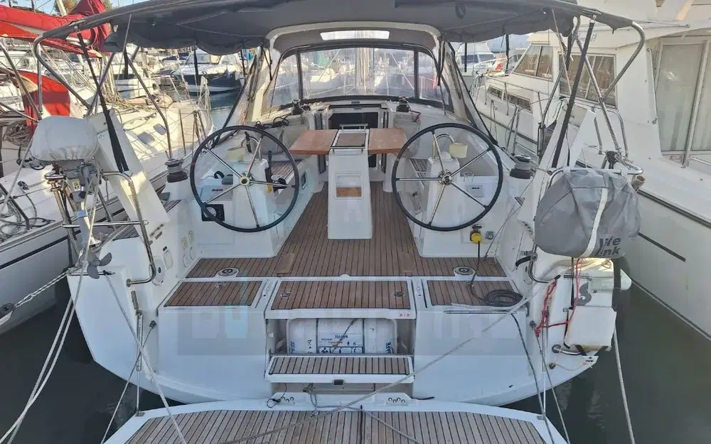 slider 2 Beneteau Oceanis 35.1
