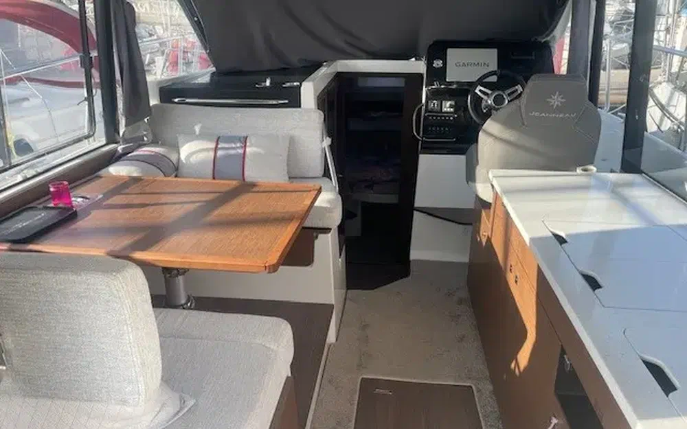 slider 4 Jeanneau Merry Fisher 1095