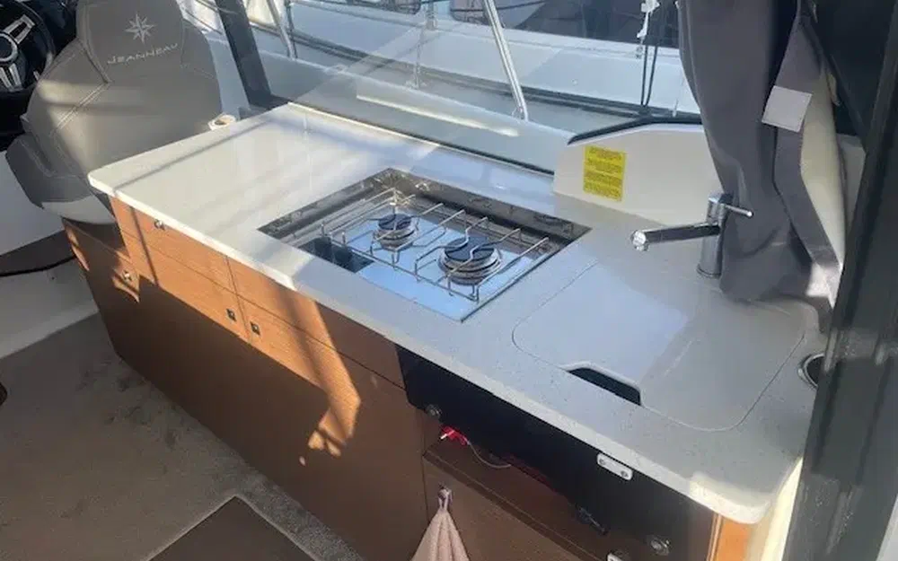 slider 7 Jeanneau Merry Fisher 1095