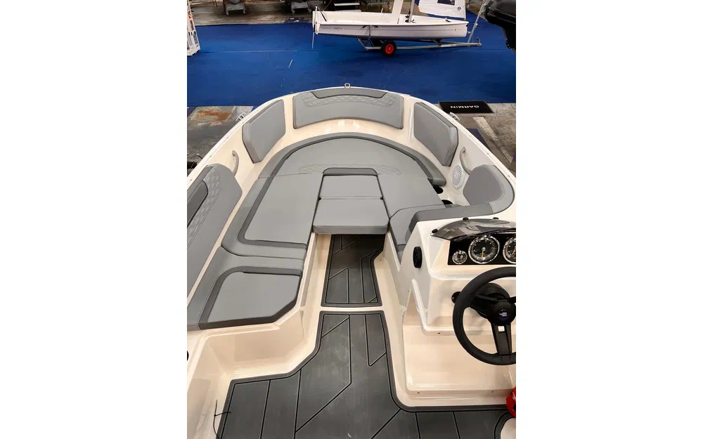 slider 6 Bayliner Element M15