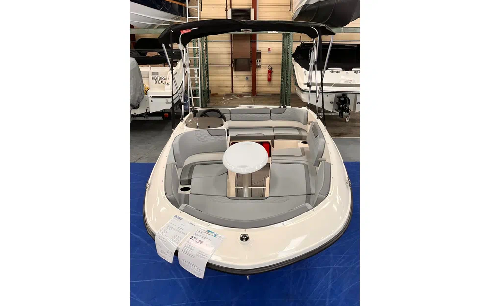 slider 4 Bayliner Element M15