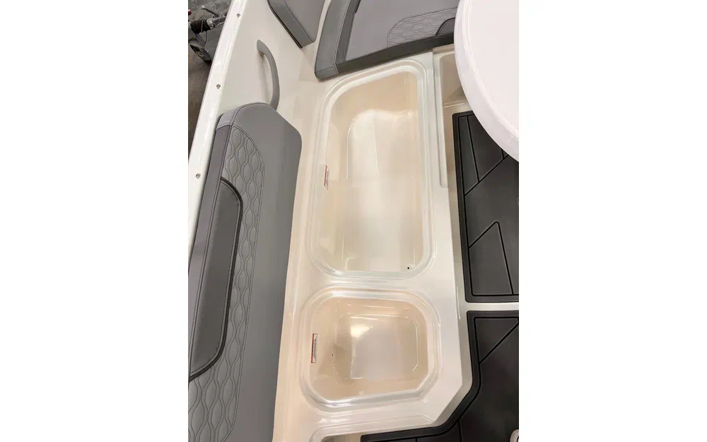 slider 9 Bayliner Element M15