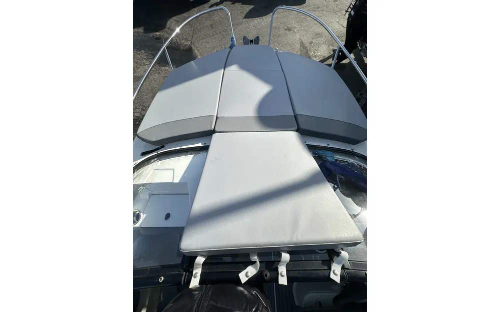 slider 4 Bayliner VR5 Cuddy OB