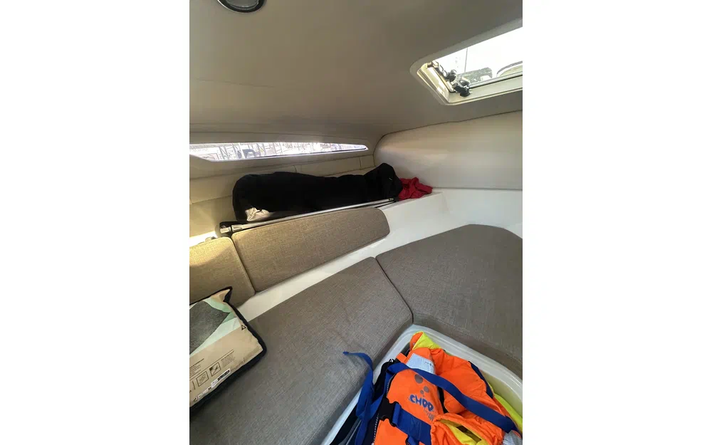 slider 6 Bayliner VR5 Cuddy OB