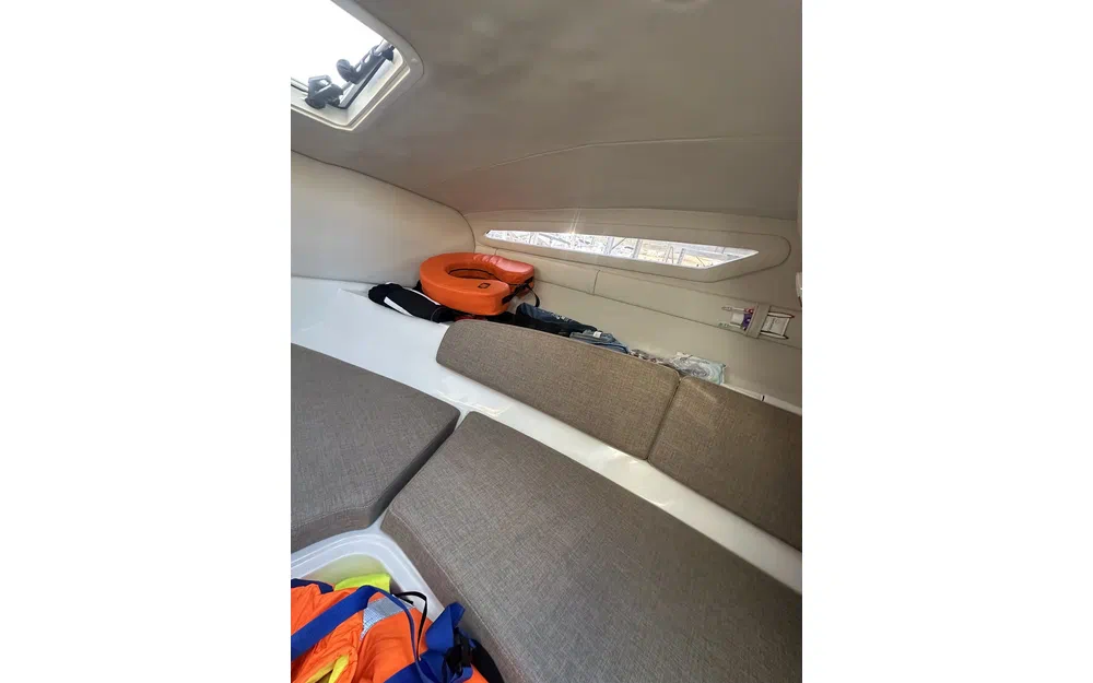 slider 7 Bayliner VR5 Cuddy OB