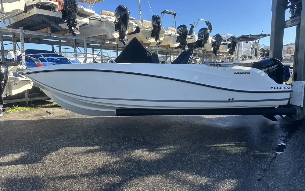 slider 1 Quicksilver 675