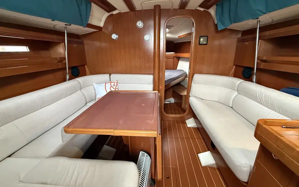 slider 1 Dufour 40 PERFORMANCE