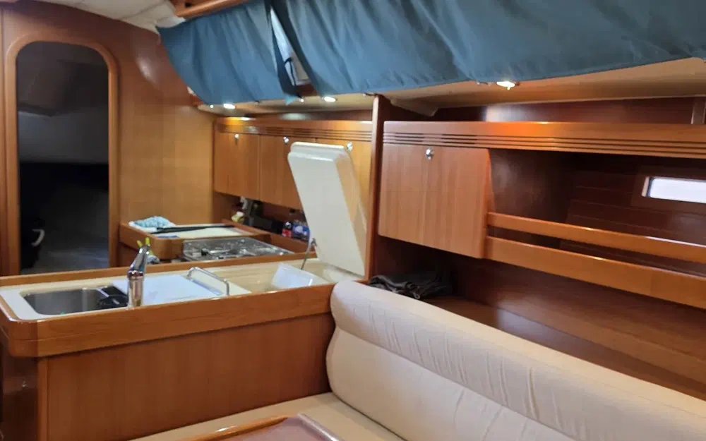 slider 4 Dufour 40 PERFORMANCE