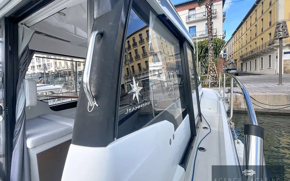 slider 1 Jeanneau Merry Fisher 895