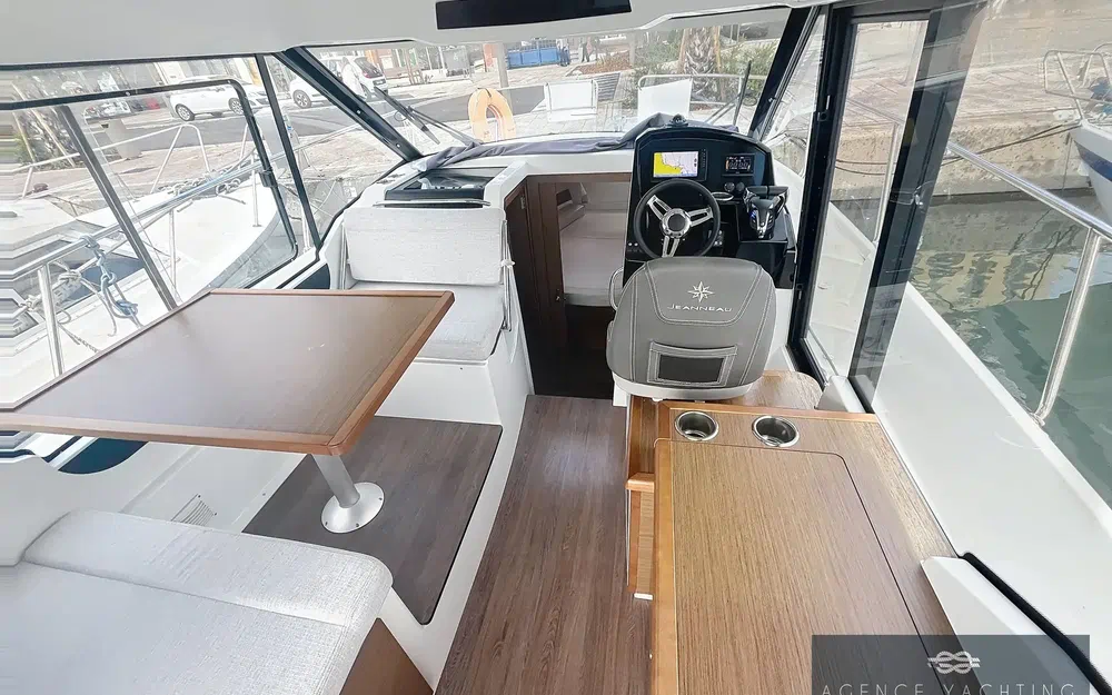 slider 24 Jeanneau Merry Fisher 895