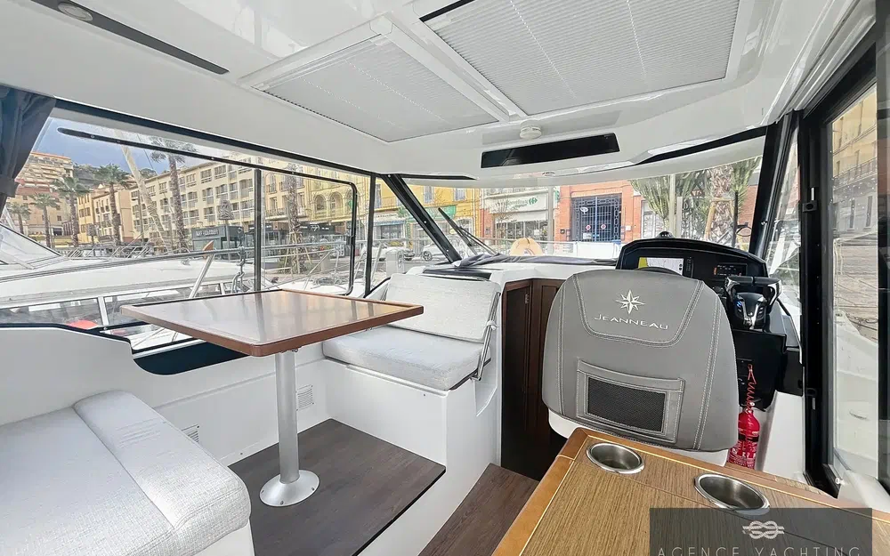 slider 25 Jeanneau Merry Fisher 895