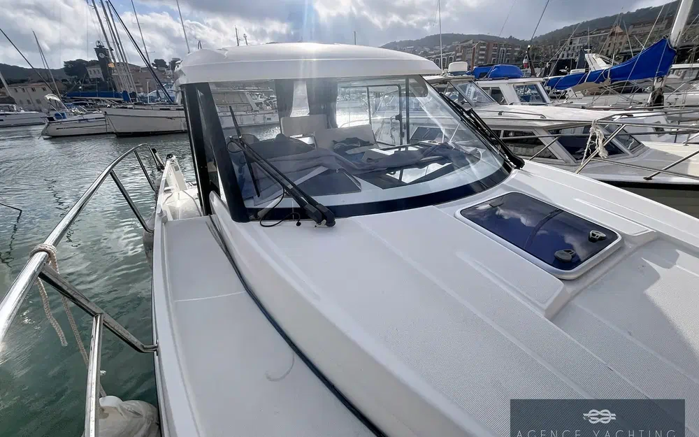 slider 2 Jeanneau Merry Fisher 895