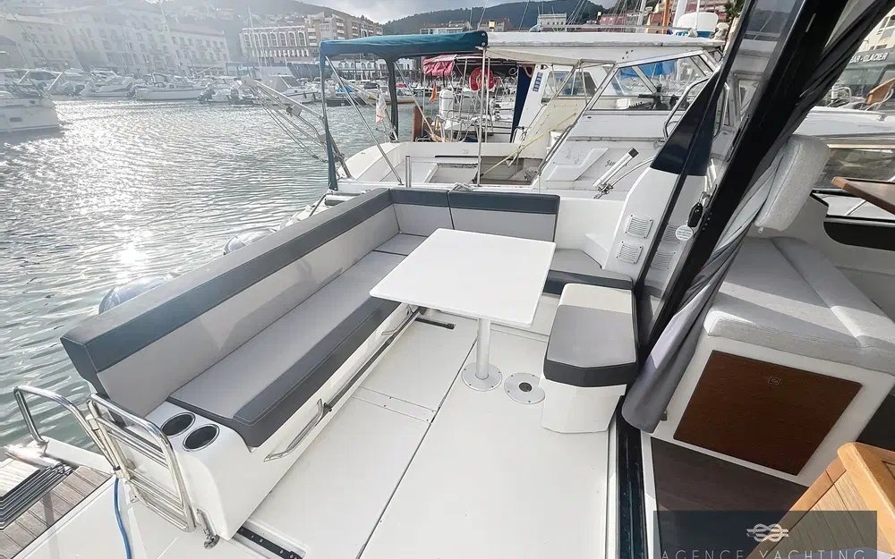 slider 6 Jeanneau Merry Fisher 895