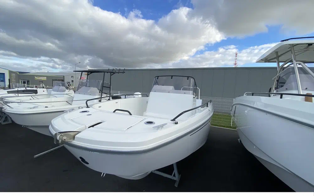 slider 0 Beneteau Flyer 8 SPACEdeck V2