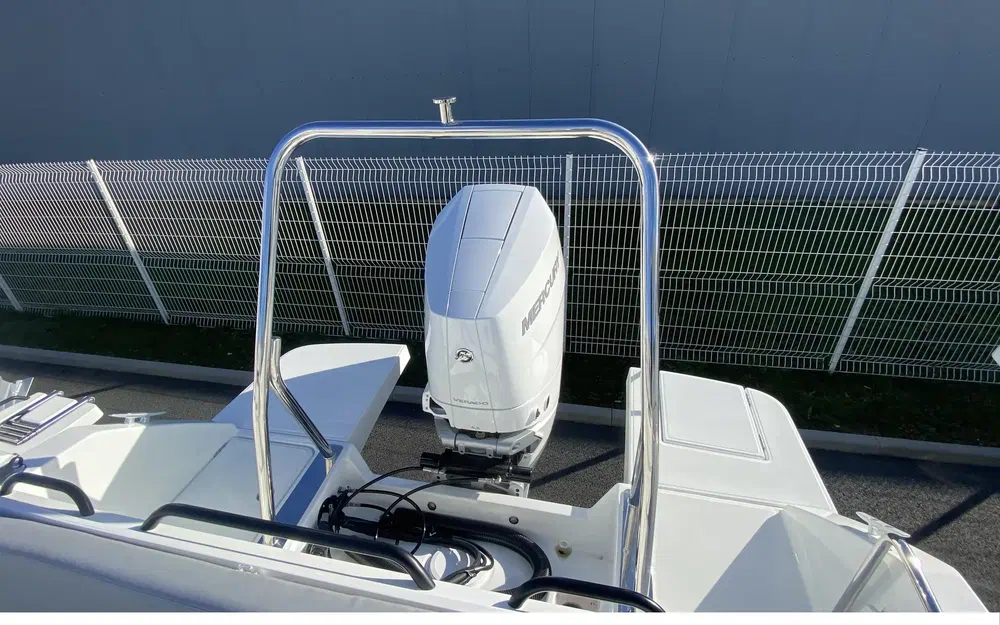 slider 3 Beneteau Flyer 8 SPACEdeck V2