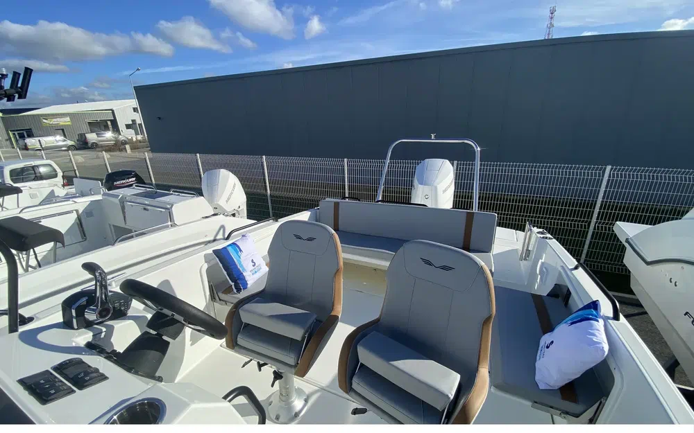 slider 4 Beneteau Flyer 8 SPACEdeck V2